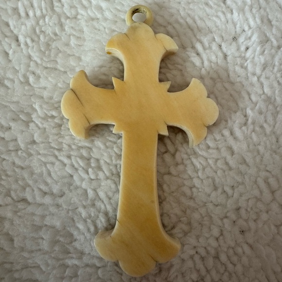 Victorian Antique Hand Carved Bovine Bone Cross Pendant with Grapevines & Wheat - Picture 6 of 8